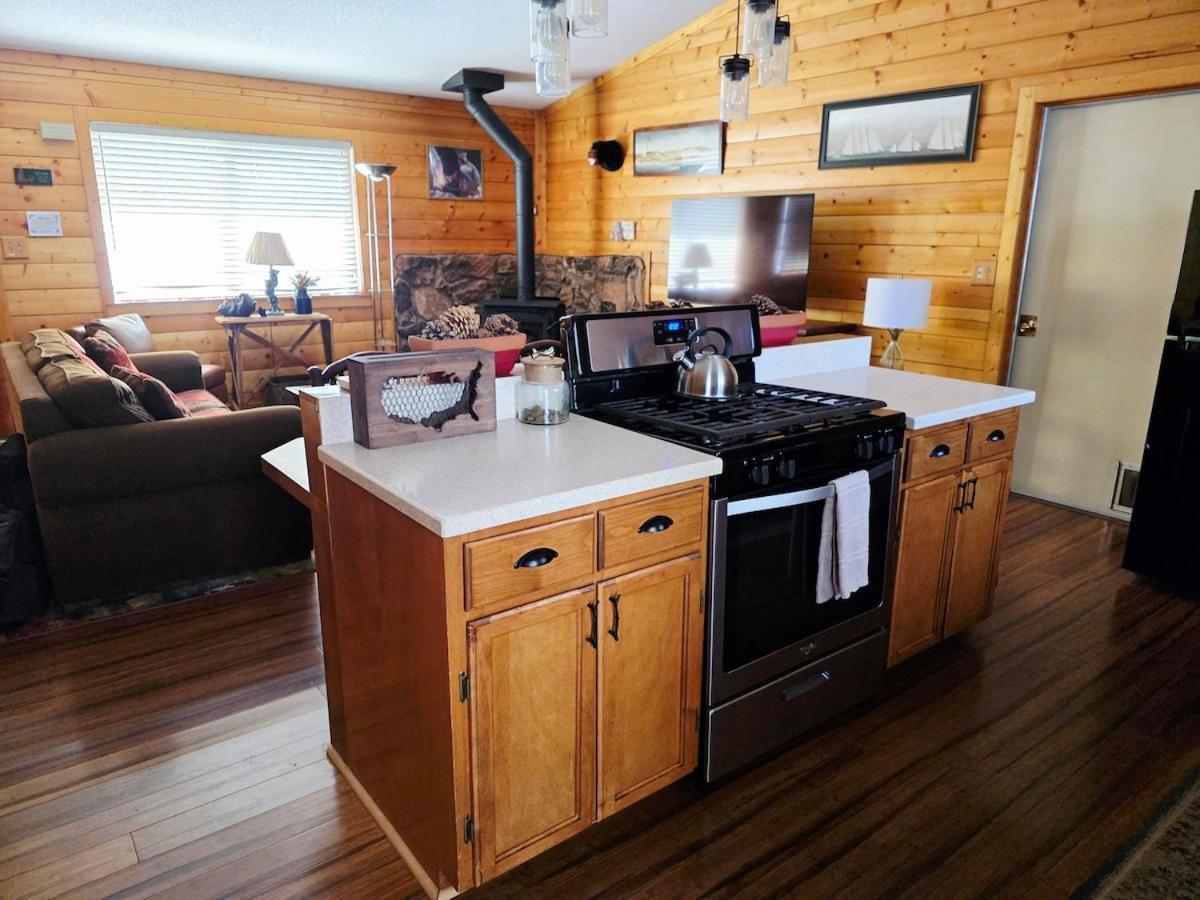 Bear Escapes II Affordable Luxury Cabin Sugarloaf Экстерьер фото
