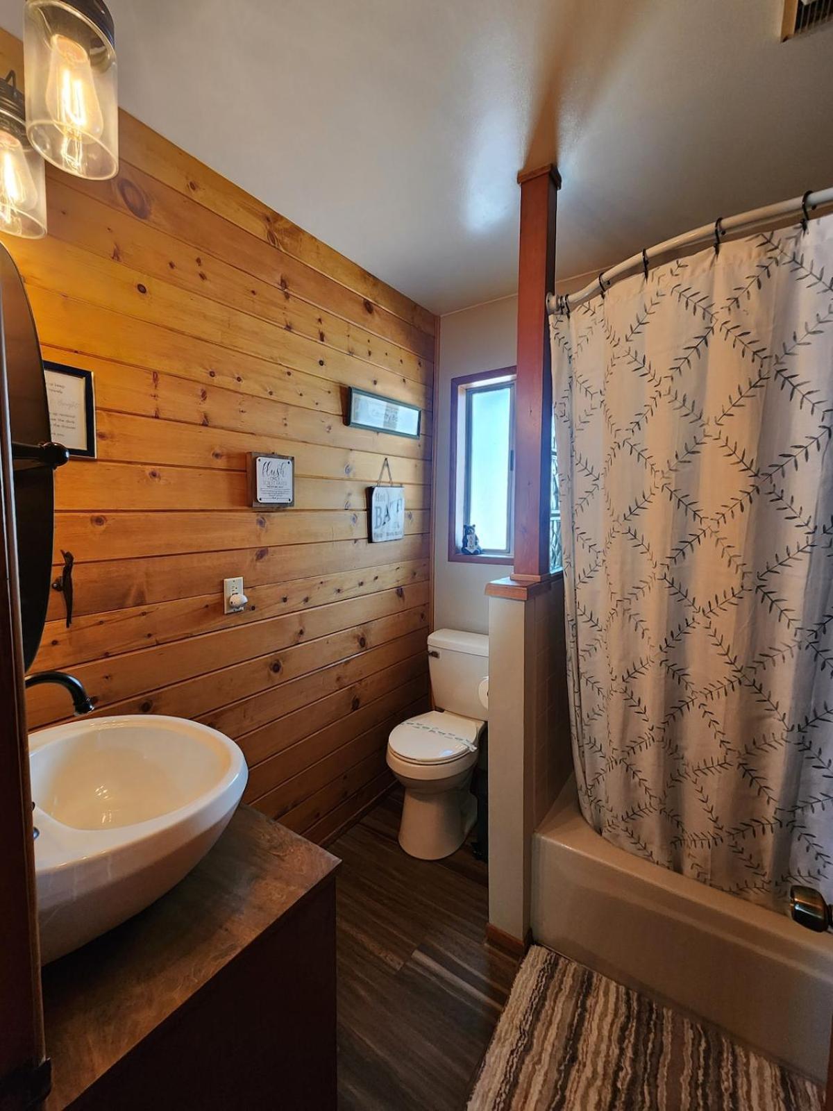 Bear Escapes II Affordable Luxury Cabin Sugarloaf Экстерьер фото