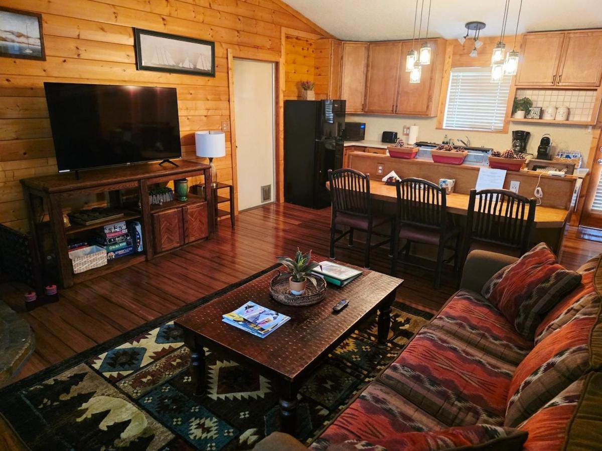 Bear Escapes II Affordable Luxury Cabin Sugarloaf Экстерьер фото